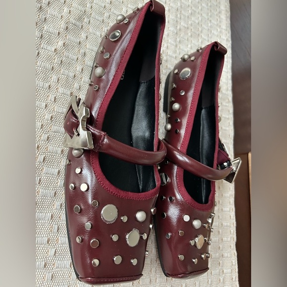 NEW Cider Burgundy Studded Women's Shoes SIZE 7 - Picture 3 of 8